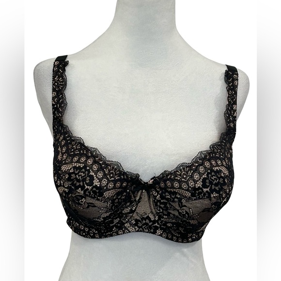 Frederick’s of Hollywood Voluptuous Lace Underwire Bra 40D Black Nude NWT - Picture 2 of 9